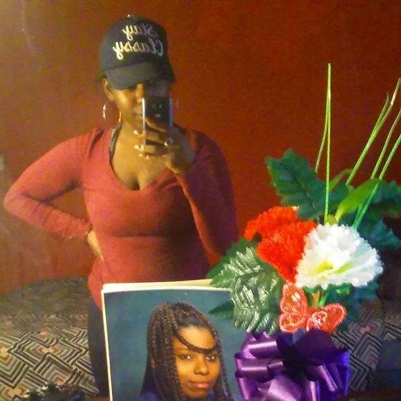 Meet your Posher, Sabrina - Picture 1 of 1